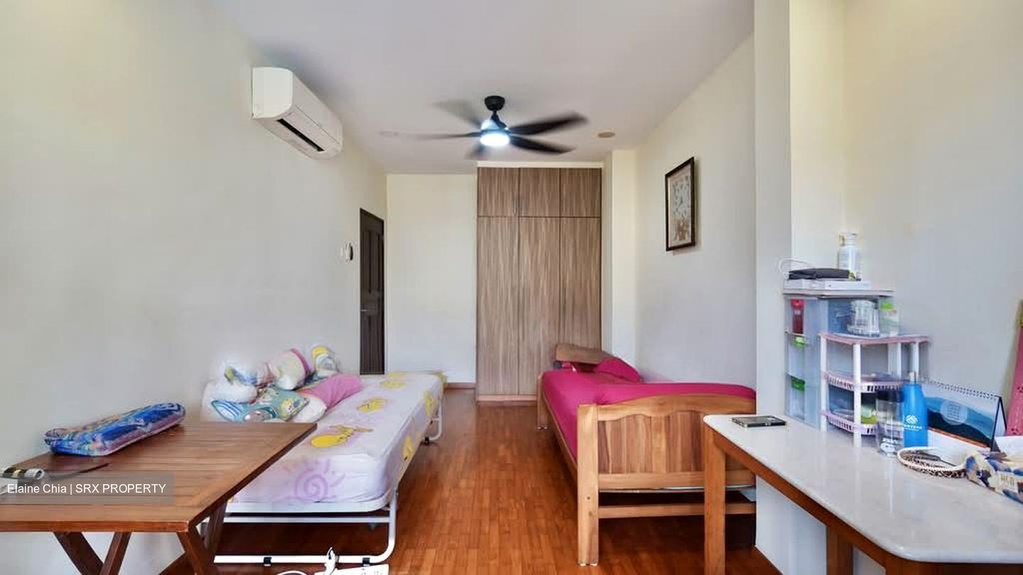 Sennett Terrace (D16), Terrace #535347861